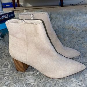 Womens Just fab heeled booties Size 8